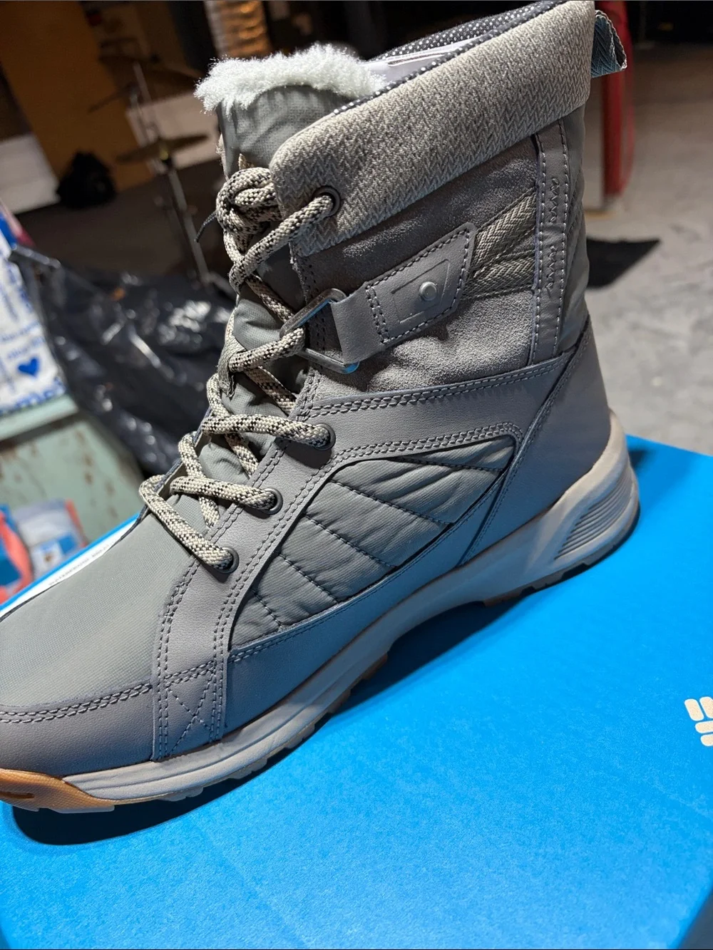 Columbia Women's Alpine Hills Omni-Heat Shorty Boot in Gray